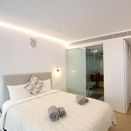 First Line Beach With Sea View شقة فوينخيرولا