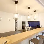 First Line Beach With Sea View شقة فوينخيرولا