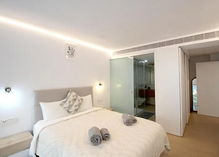 First Line Beach With Sea View شقة فوينخيرولا