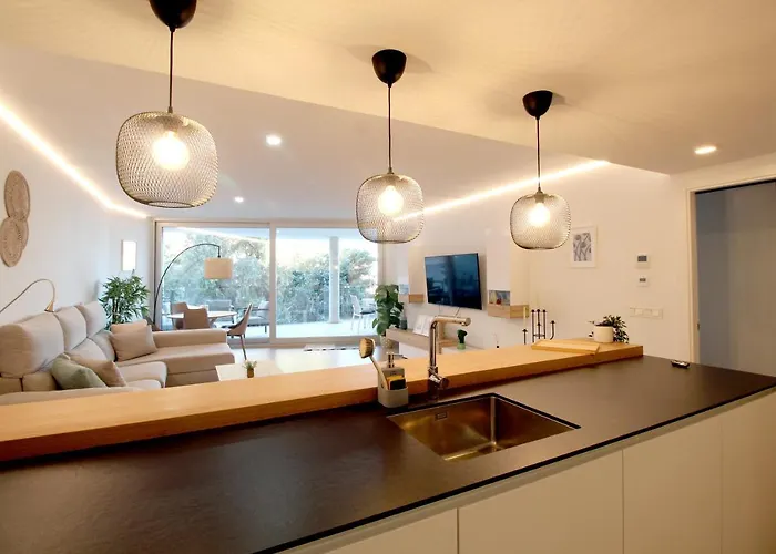 First Line Beach With Sea View شقة فوينخيرولا